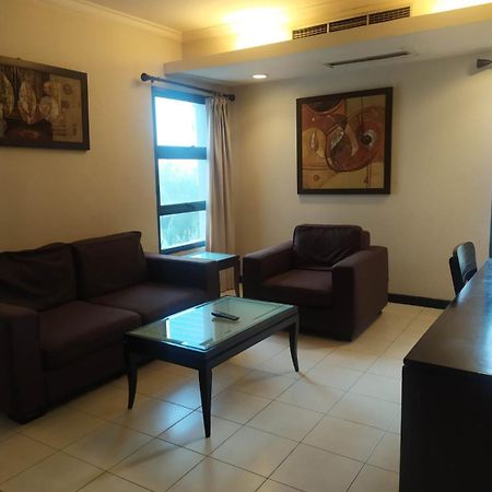 Grand Tropic Suites Hotel Yakarta Exterior foto